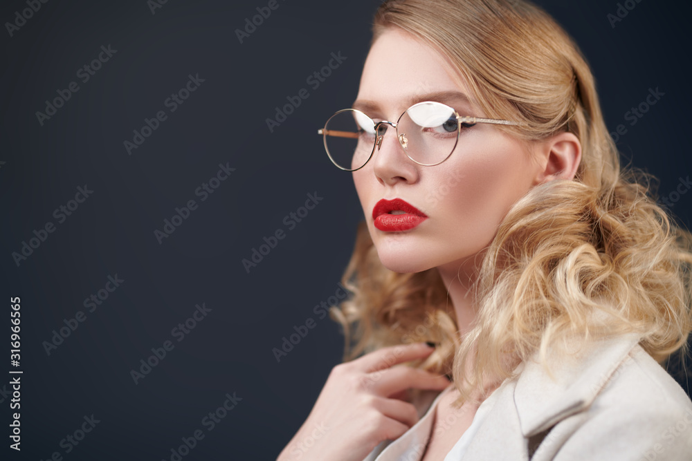bright red lips bright red lips