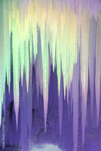 Icicles and snowflakes in an ice cave © Kai Zhao