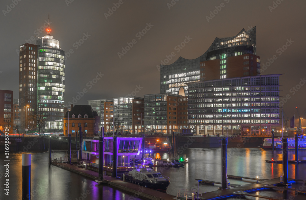 Obraz premium Hamburg Hafencity und Elbphilharmonie Nachts