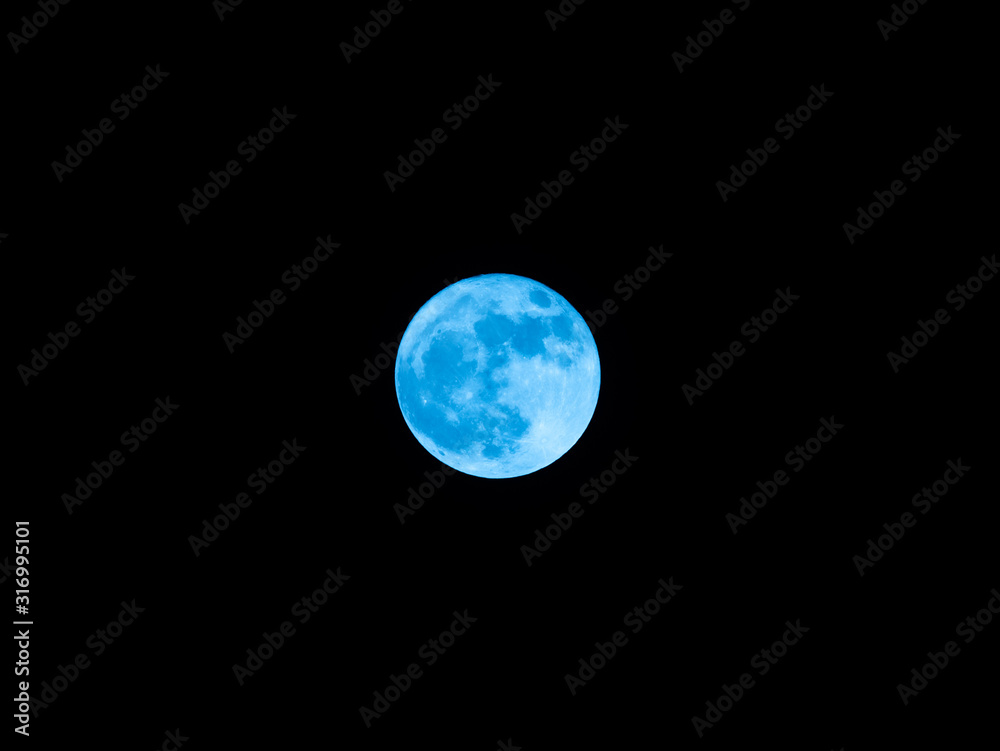 Obraz premium Blue Full Moon Shining