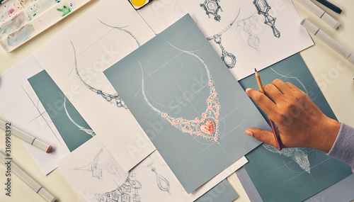 Valokuva Designer design diamond jewelry drawing sketches making works craft unique handmade luxury necklaces product ideas