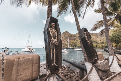 Billede på lærred Wallilabou bay, Saint Vincent, Saint Vincent and the Grenadines - Skeletons in c