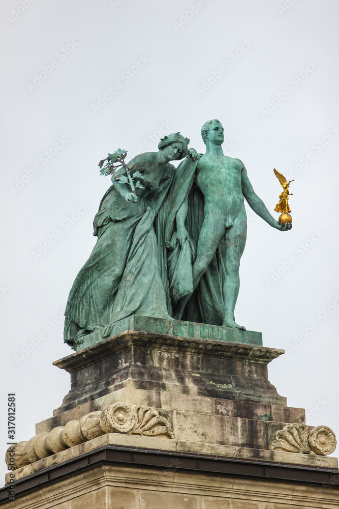 Bronze statue of man and woman in Budapest Stock Photo | Adobe Stock