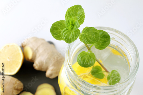 Mint in water with lemon