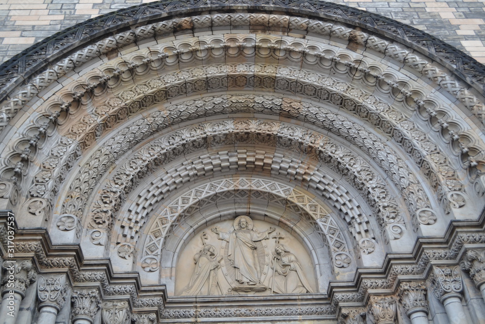 detail of cathedral in florence Pracue