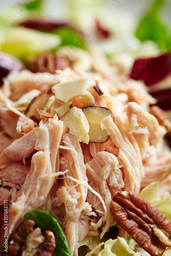 Chicken and pecan nuts salad 