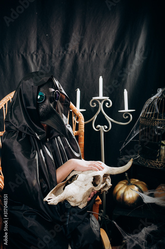 halloween mystic plague doctor raven black beak