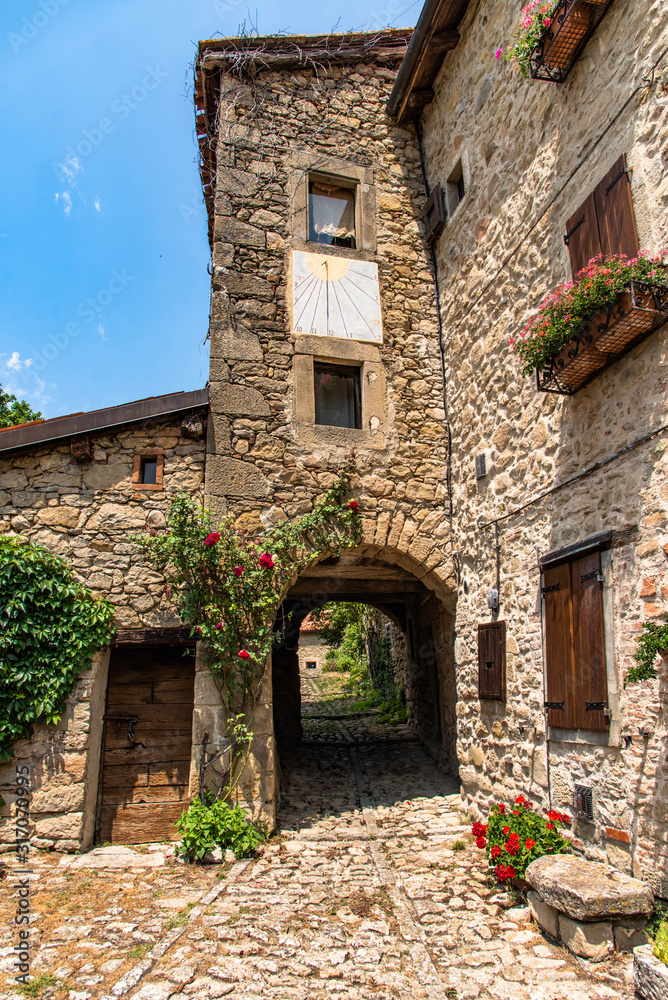 Naklejka premium Ancient medieval town La Scola, Italy
