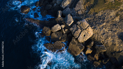 Slika na platnu Top view of the coast