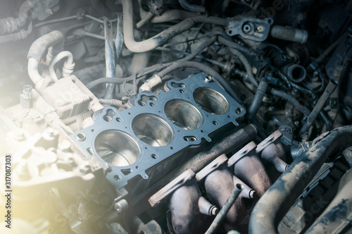 cylinder head gasket replacement in car service