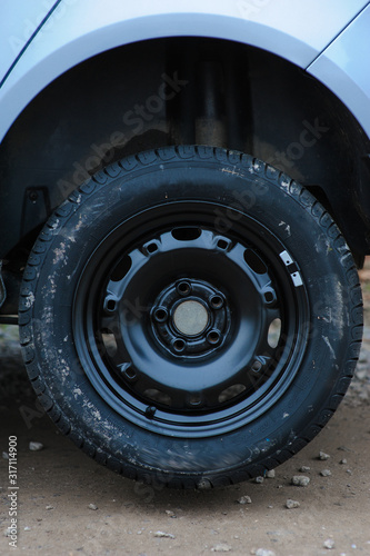 Unscrewed wheel on a machine without bolts