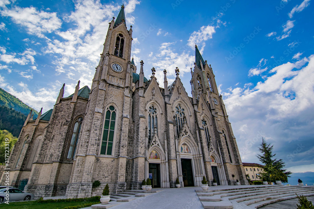 molise castelpretroso santuario