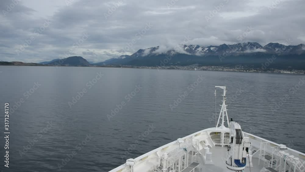 En traversant le canal de Beagle