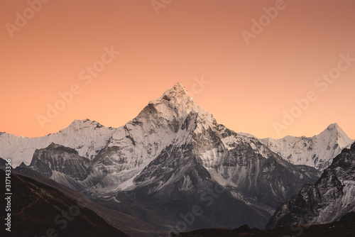 Fotografie Ama Dablam Orange