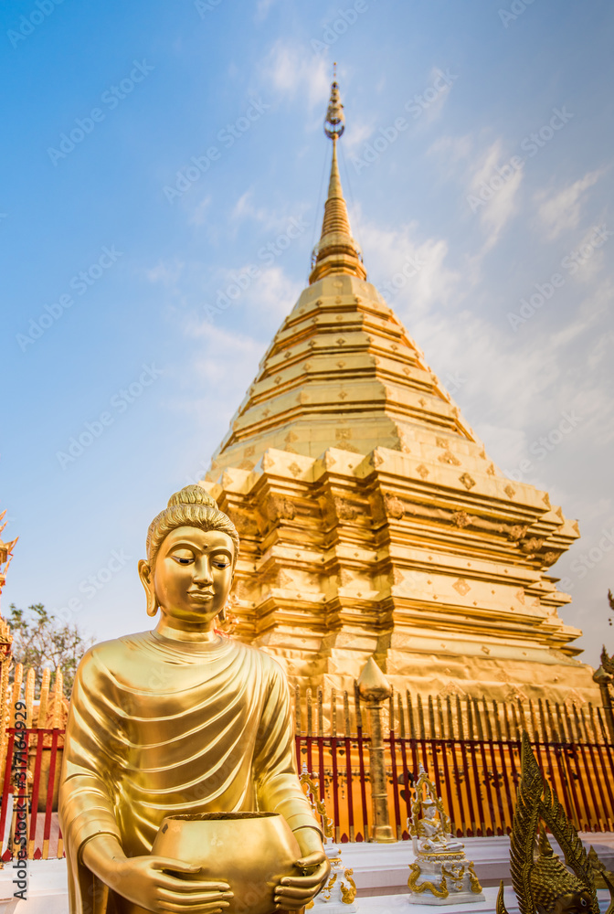 Fototapeta premium Golden Buddha statue at Wat Phra That Doi Suthep (Chiang Mai, Thailand)