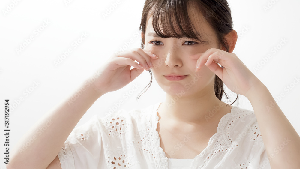 若い女性 泣く Stock 写真 Adobe Stock