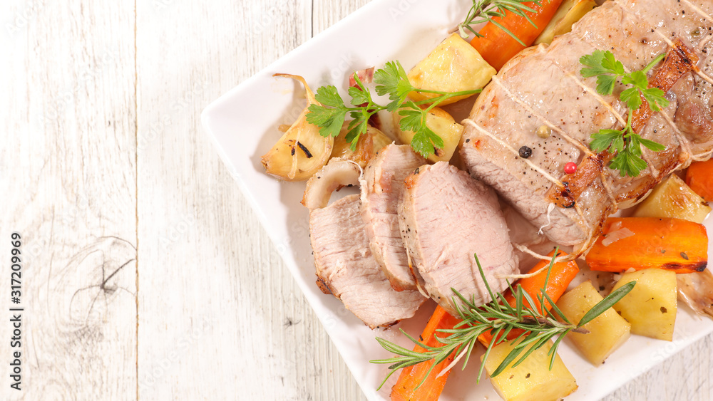 roast beef or pork with vegetable roast beef or pork with vegetable