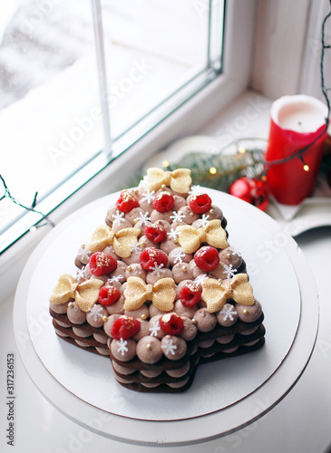 cake Christmas tree berries