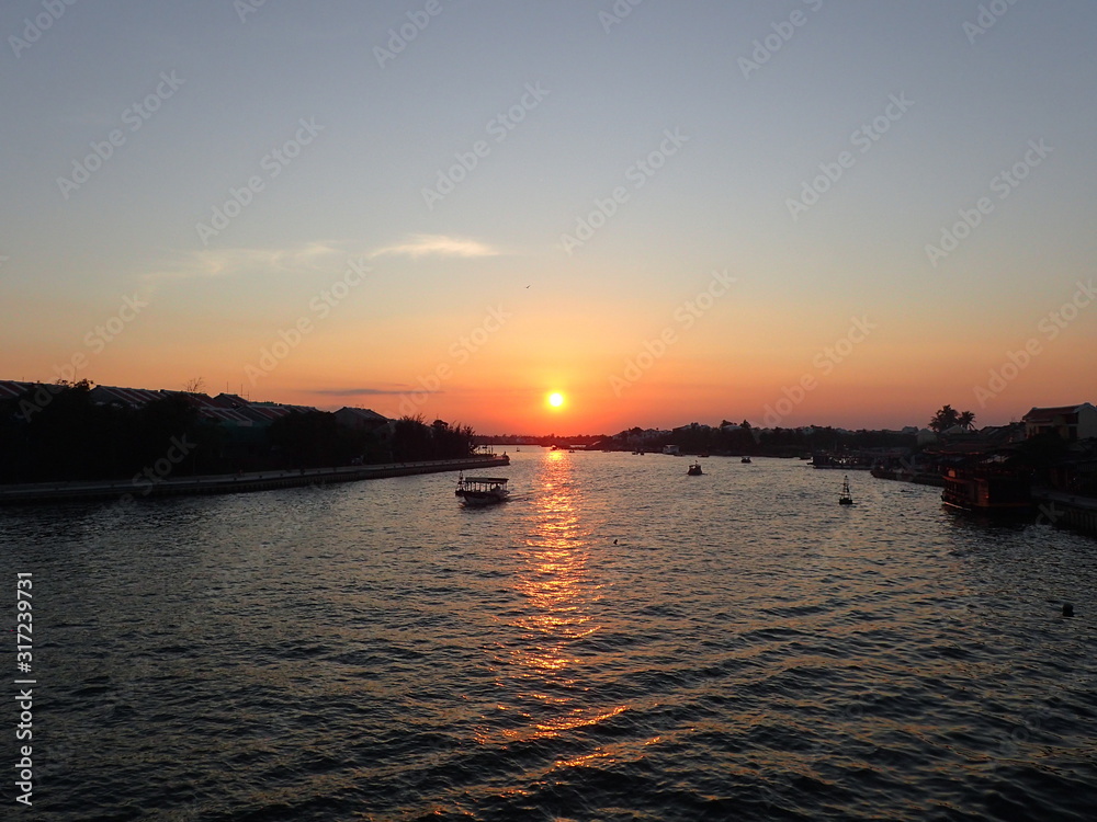 世界遺産の街ホイアンの夕日