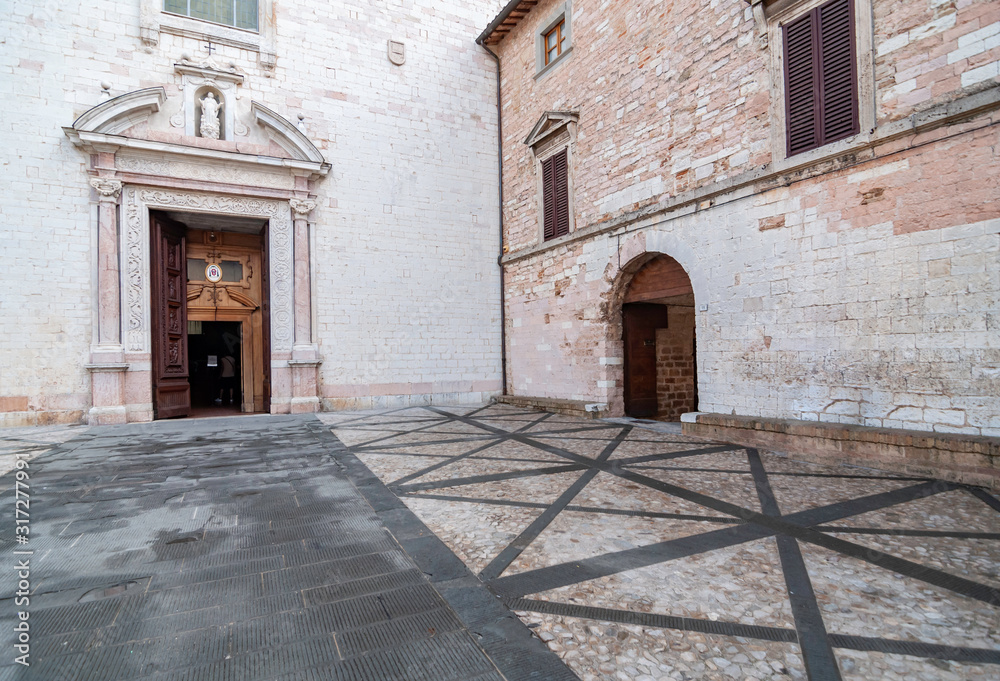Naklejka premium The church of st. Maria Maggiore in the small village of Spello, Italy