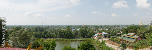 Fotografía panoramic view on famous Mawlayine, inspiration for Kiplings Road to Mandalay, M