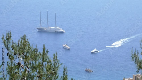 Monaco Segelyachten von oben im blauem Mittelmeer