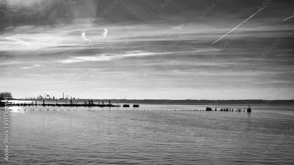 Fototapeta premium River in black and white