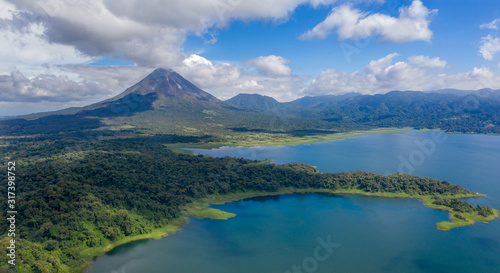 Obraz na plátne Panoramic view of beautiful Lake Arenal, Costa Rica.