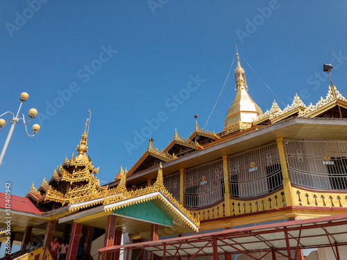 Phaung Daw Oo Pagoda photo