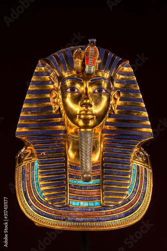 Fotografie, Obraz Replica of the Tutankhamun's funeral mask found in Egypt