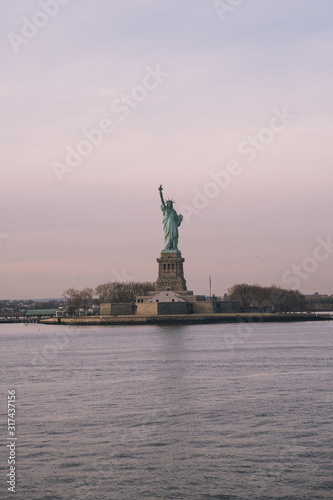 statue of liberty © voelle