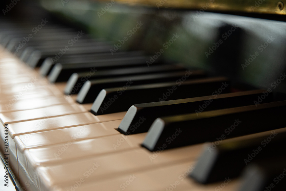 Tastiera di pianoforte ripresi da vicino Tastiera di pianoforte ripresi da vicino