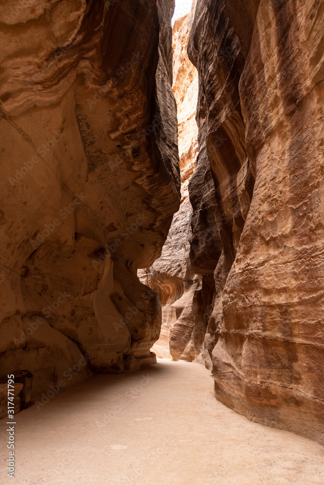 Siq, Estrecho barranco de rocas en Petra, Jordania Siq, Estrecho barranco de rocas en Petra, Jordania