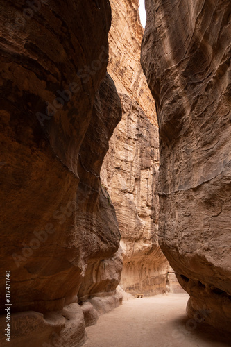 Siq, Estrecho barranco de rocas en Petra, Jordania