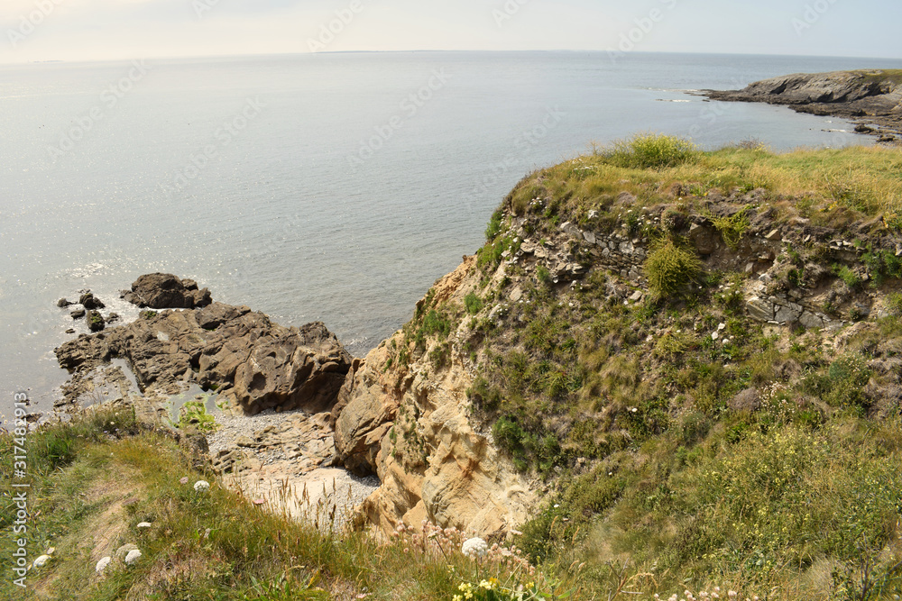 La Bretagne ses côtes déchiquetées, ses falaises, ses rochers, ses paysages marins ses rias ses abers et l'Océan à perte de vue