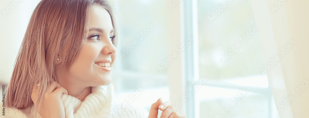 happy cheerful blonde portrait casual, young model posing in photo, sipmatic healthy girl smiling happy cheerful blonde portrait casual, young model posing in photo, sipmatic healthy girl smiling