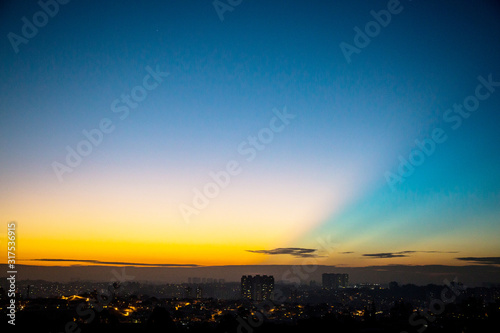 Fototapeta Naklejka Na Ścianę i Meble -  sunset in the city