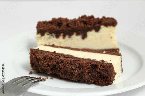 Cheesecake with chocolate crumble topping