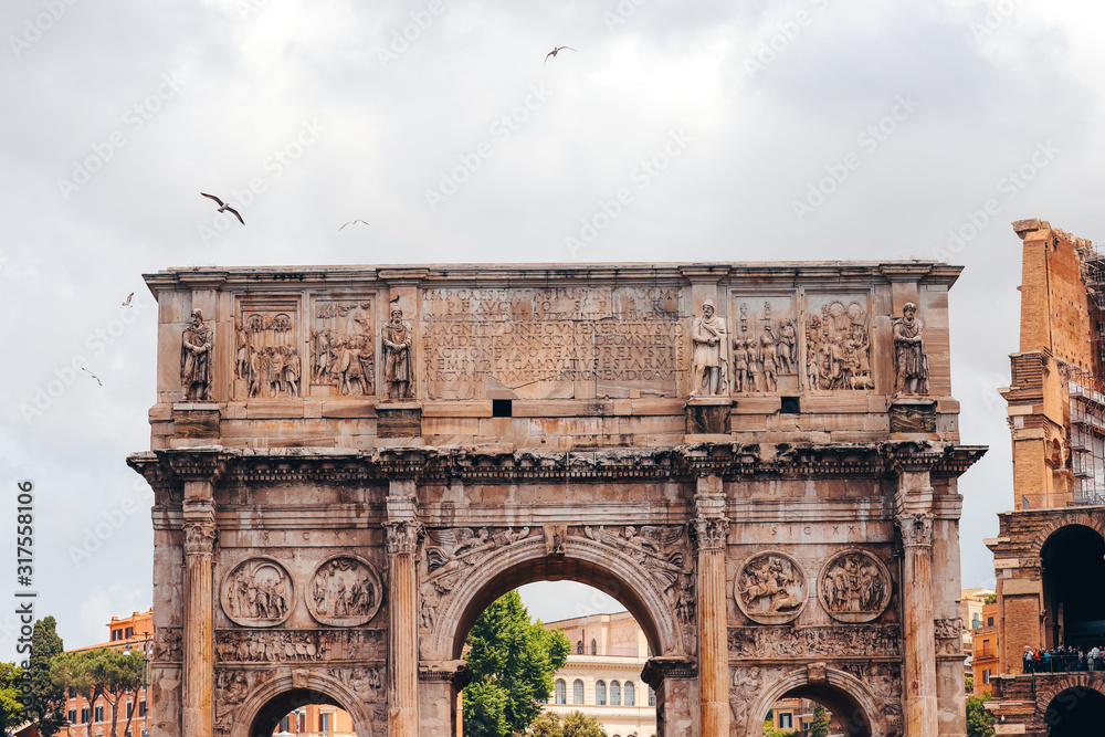 Obraz premium Arch of Constantine in Rome, Italy.