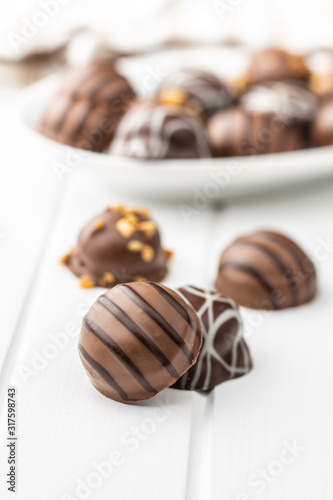 Obraz na plátně Praline bonbons. Chocolate truffles.