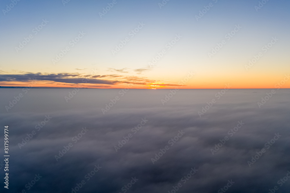 Sonnenuntergang überm Nebelmeer