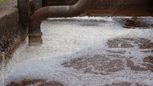 Active wastewater bubbling