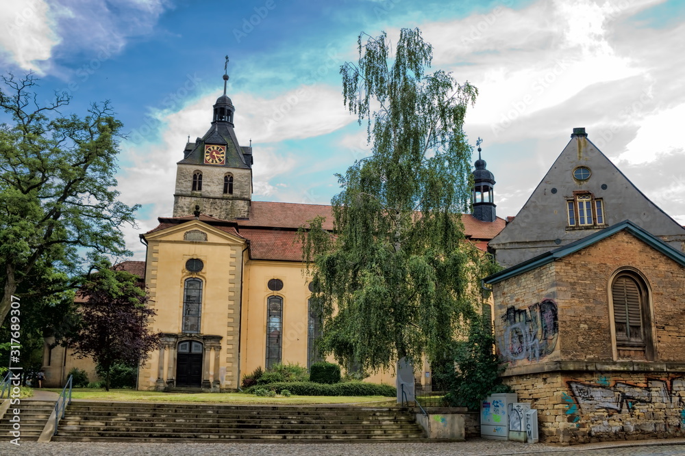 bernburg, deutschland - 20.06.2019 - schlosskirche in der altstadt