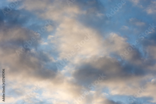 Fototapeta Naklejka Na Ścianę i Meble -  texture of a colorful sky with a clouds