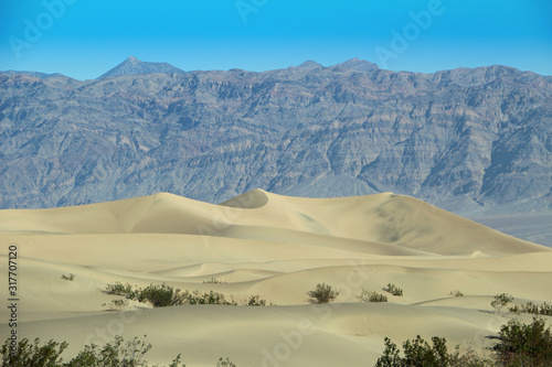large sand dune in Death Valley NAtionalpark in the USA