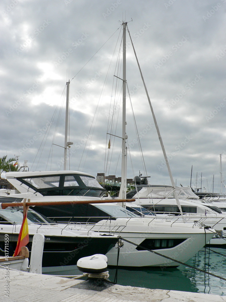 Fototapeta premium Boats in the yacht club in port of Valencia, Spain.