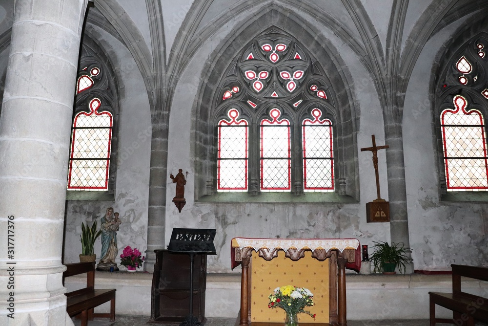 Salle capitulaire de l'abbaye d'Ambronay - Département de l'Ain - Région Rhône Alpes - France - Construite au 8 ème siècle Salle capitulaire de l'abbaye d'Ambronay - Département de l'Ain - Région Rhône Alpes - France - Construite au 8 ème siècle