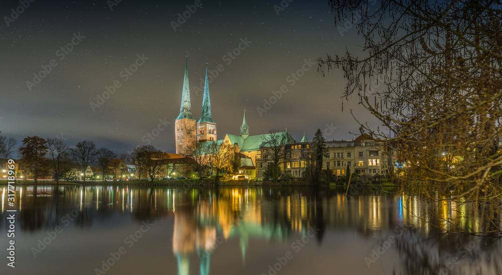 Lübeck Obertrave bei Nacht