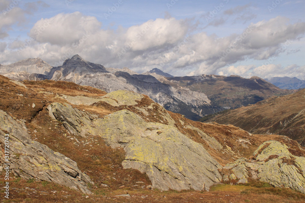 Alpines Panorama; Blick vom Piz Tamborello nach Norden