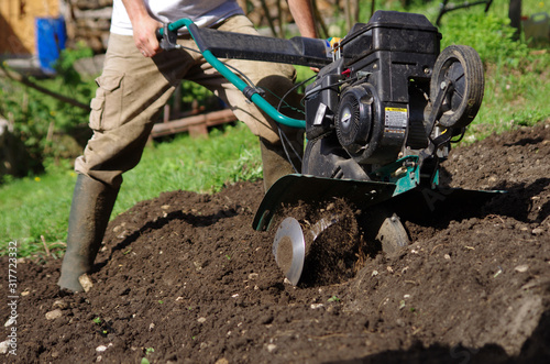 Wallpaper Mural Jardinage - motoculteur Torontodigital.ca